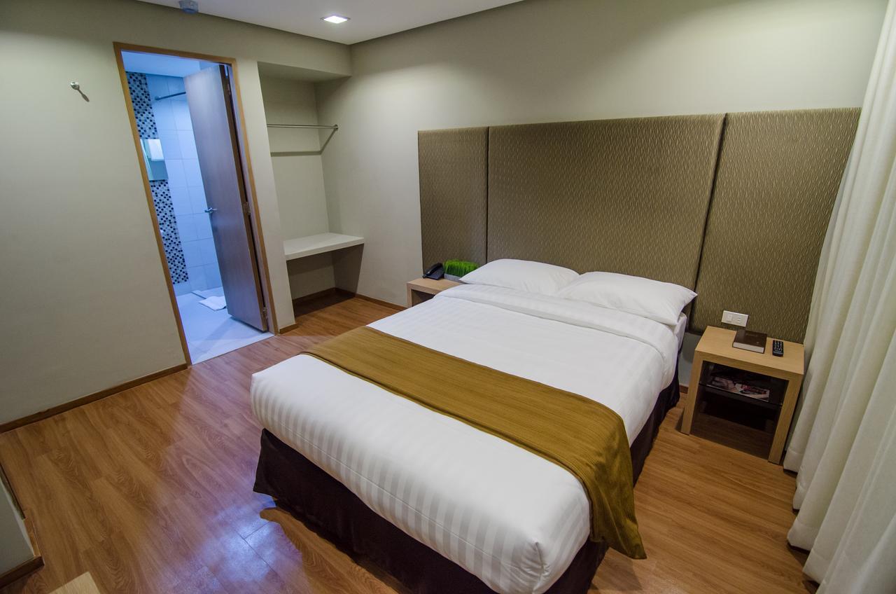 Madison Hotel Phl Iloilo Extérieur photo