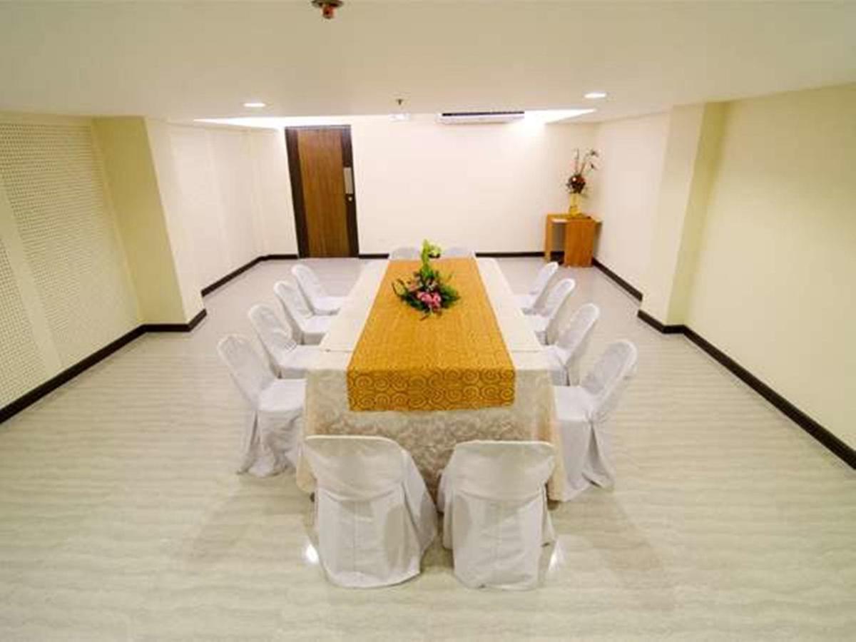 Madison Hotel Phl Iloilo Extérieur photo