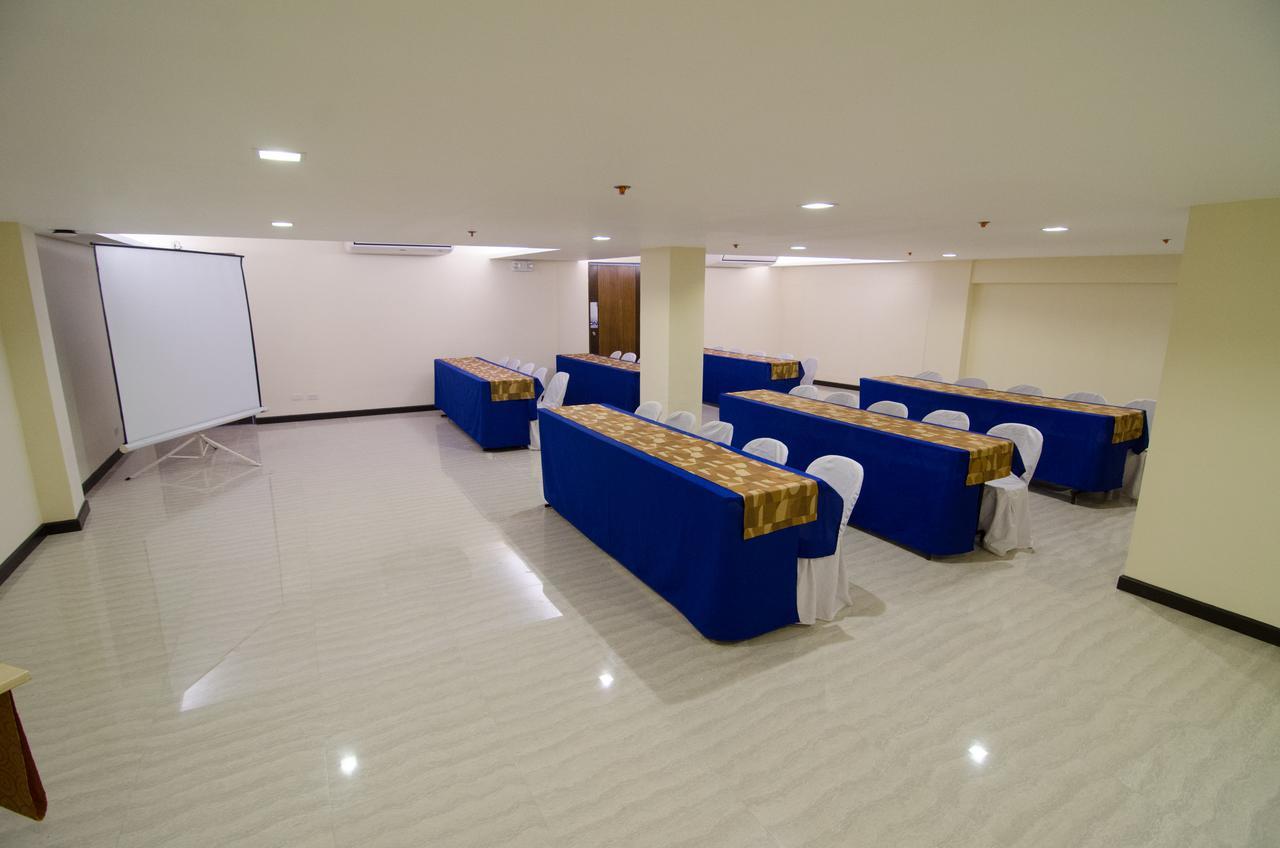 Madison Hotel Phl Iloilo Extérieur photo