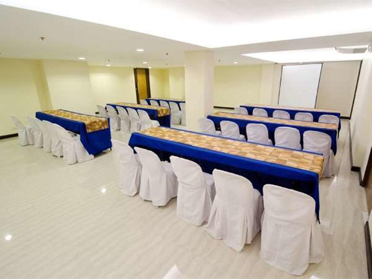 Madison Hotel Phl Iloilo Extérieur photo