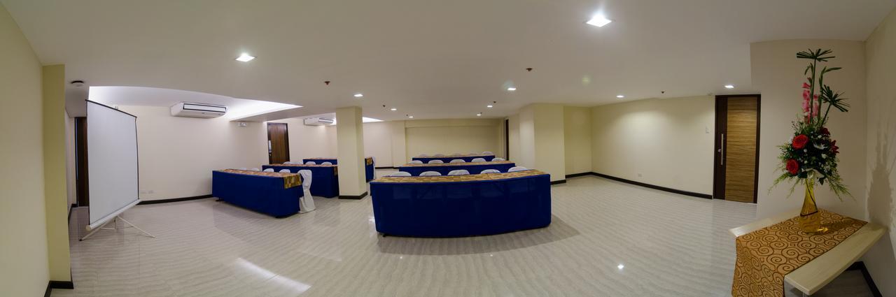 Madison Hotel Phl Iloilo Extérieur photo