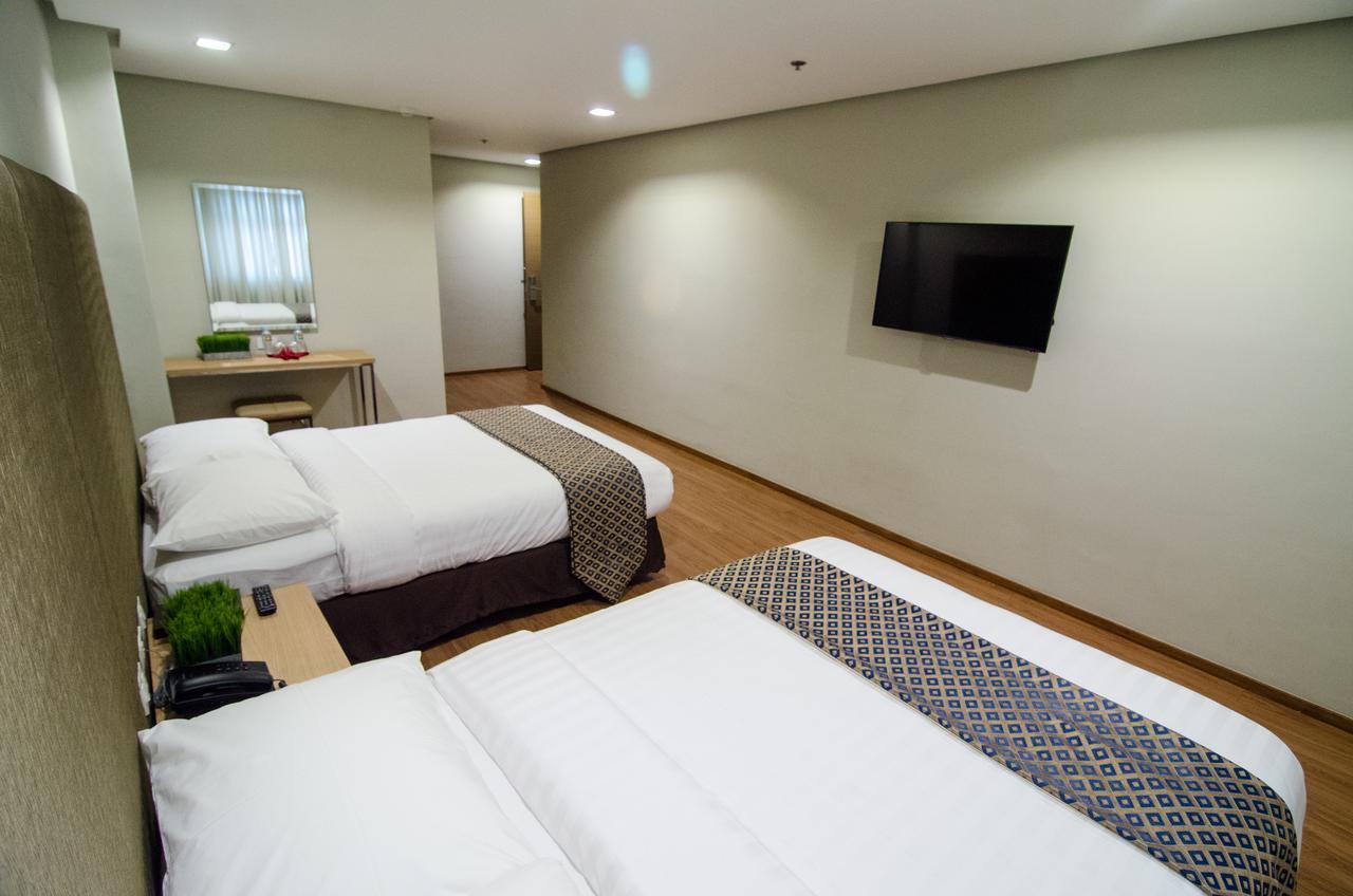 Madison Hotel Phl Iloilo Extérieur photo
