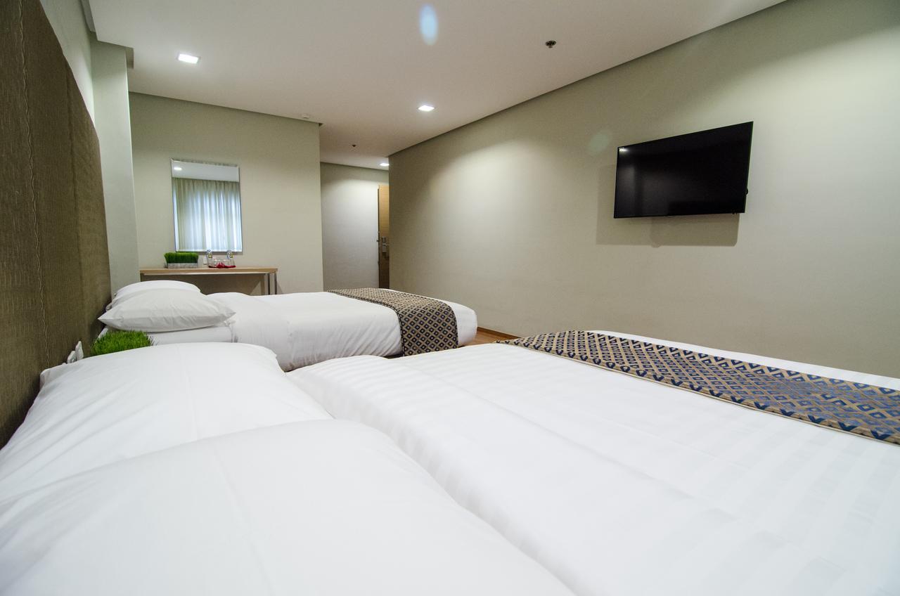Madison Hotel Phl Iloilo Extérieur photo