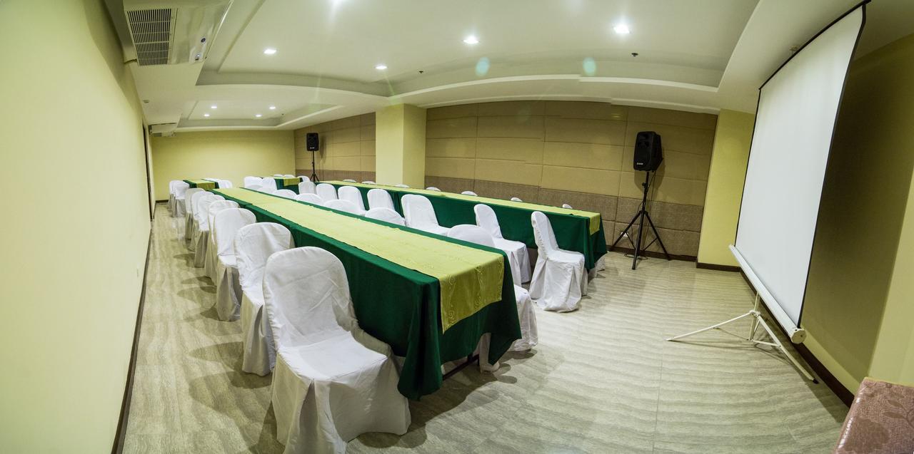 Madison Hotel Phl Iloilo Extérieur photo