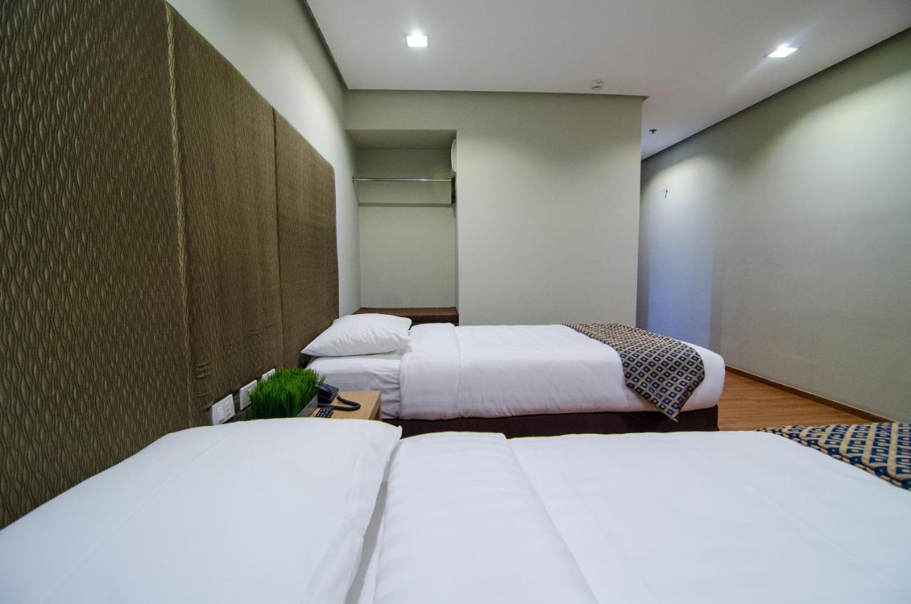 Madison Hotel Phl Iloilo Extérieur photo